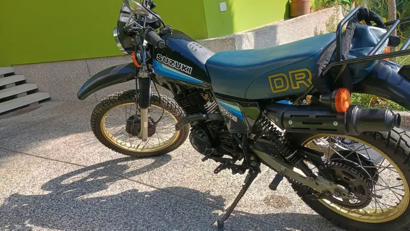 Suzuki DR500 S con portapacchi originale Suzuki 