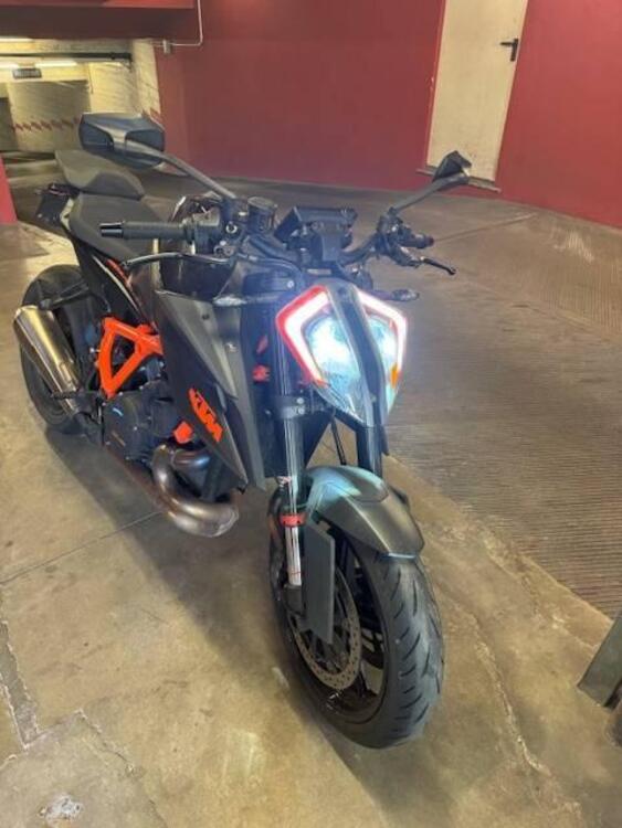 KTM 1290 Super Duke R (2021) (3)