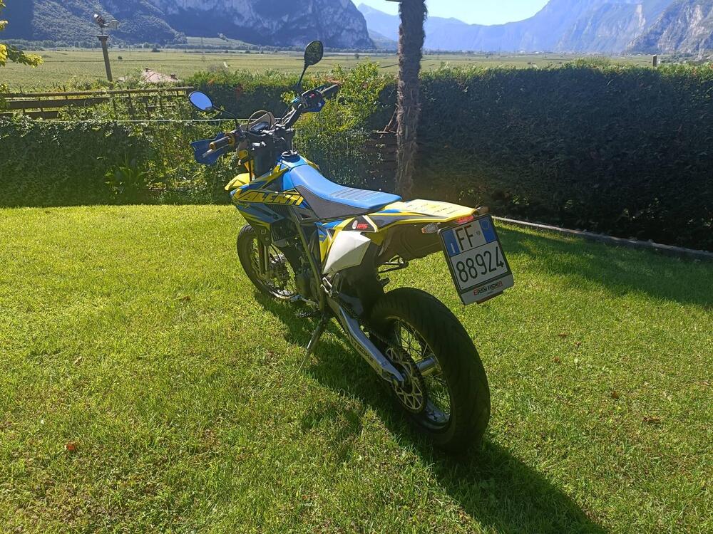 Valenti Racing SM 125 Z (2023 - 25) (4)