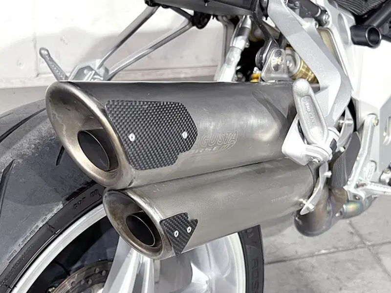 MV Agusta Brutale 910 S (2005 - 11) (3)