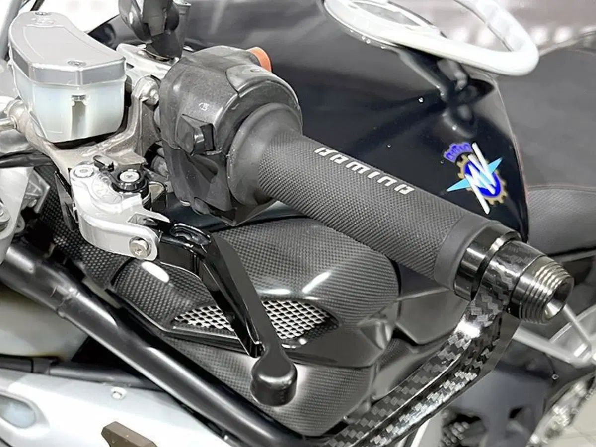 MV Agusta Brutale 910 S (2005 - 11) (5)