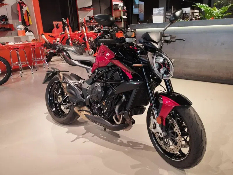 MV Agusta Brutale 800 RR (2021 - 25) (2)