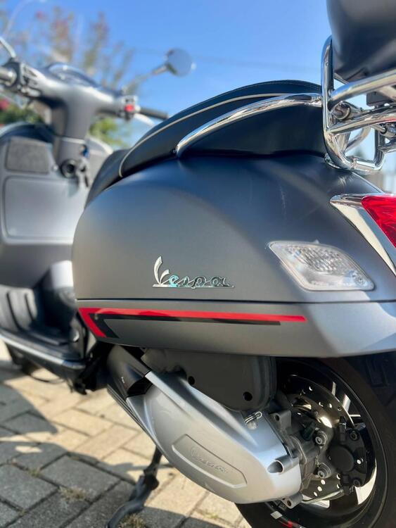 Vespa GTS 300 Hpe (2019) (3)
