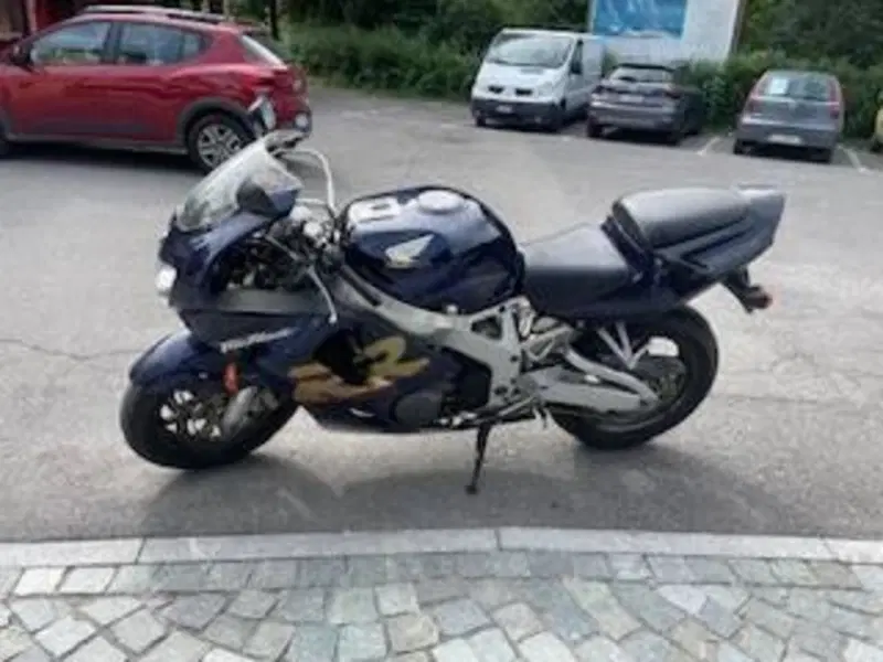 Honda CBR FREE BLADE (8)