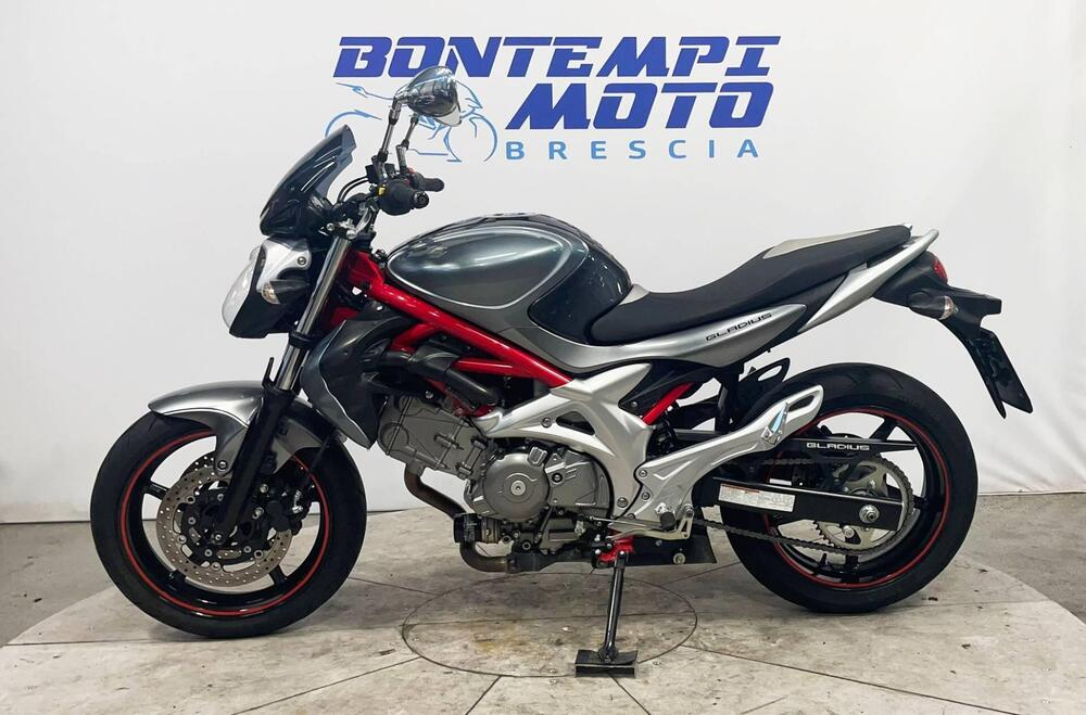 Suzuki Gladius 650 SFV (2009 - 15) (2)