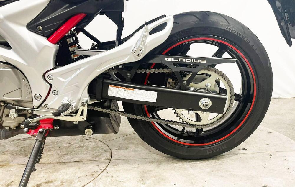 Suzuki Gladius 650 SFV (2009 - 15) (5)