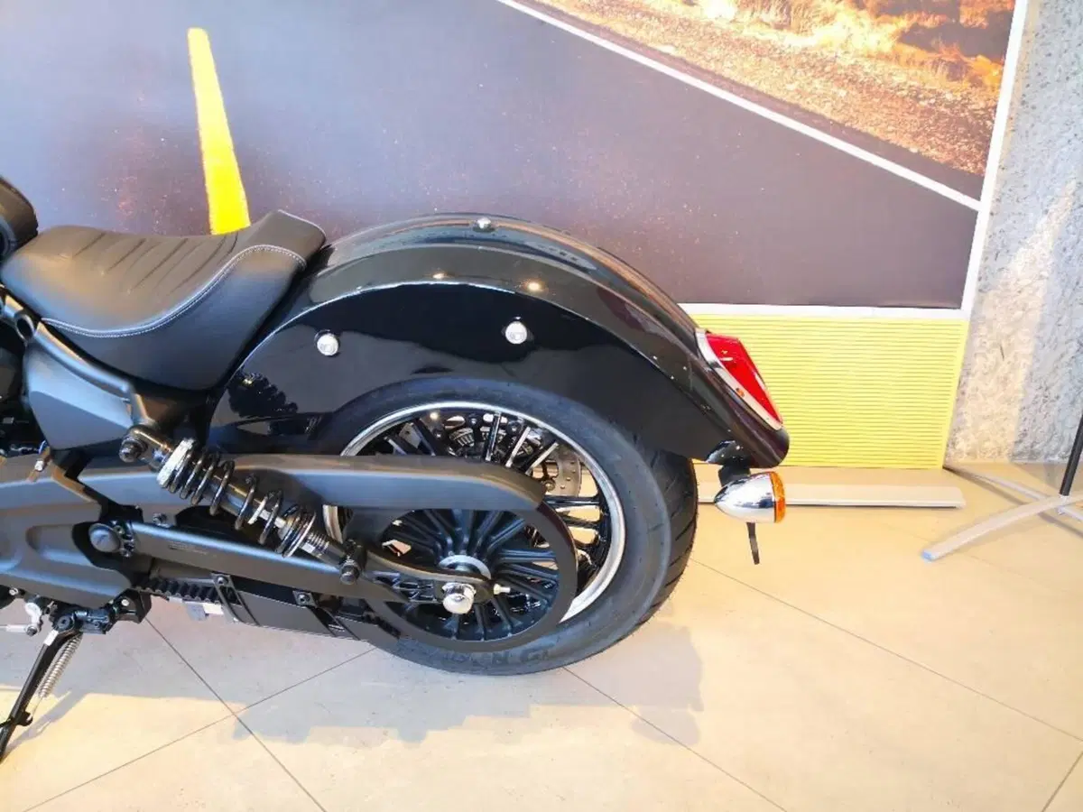 Indian Scout Sixty 999 Classic (2025 - 26) (9)