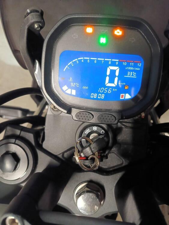 Voge Trofeo 300ACX Scrambler (2021 - 25) (2)