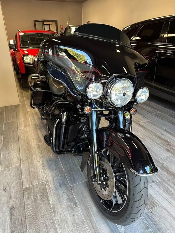 Harley-Davidson 1800 Electra Glide Ultra Classic (2009 - 11) - FLHTCUSE (3)