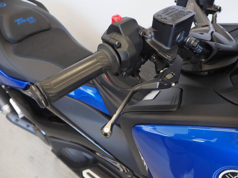 Yamaha T-Max 560 (2022 - 24) (4)