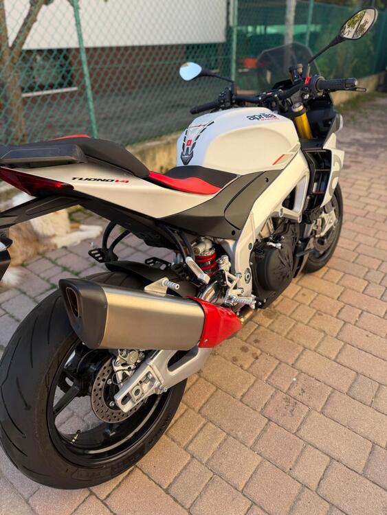 Aprilia Tuono V4 (2021 - 24) (3)