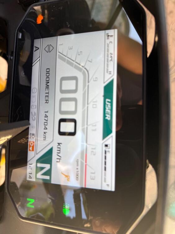 Aprilia Tuono V4 (2021 - 24) (5)