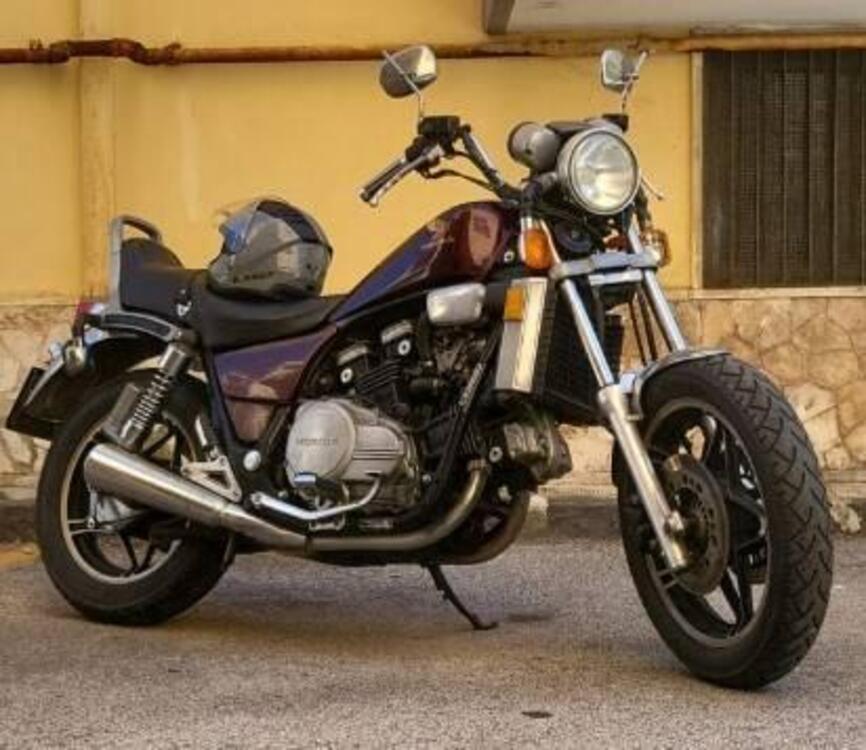 Honda vf 750 c
