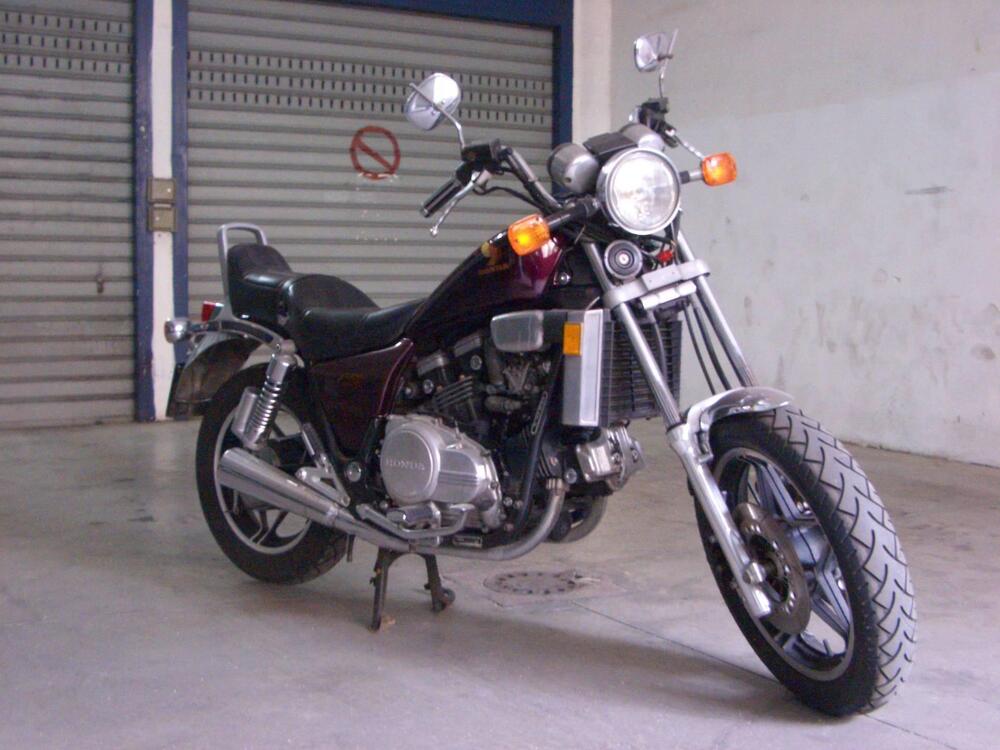 Honda vf 750 c (2)