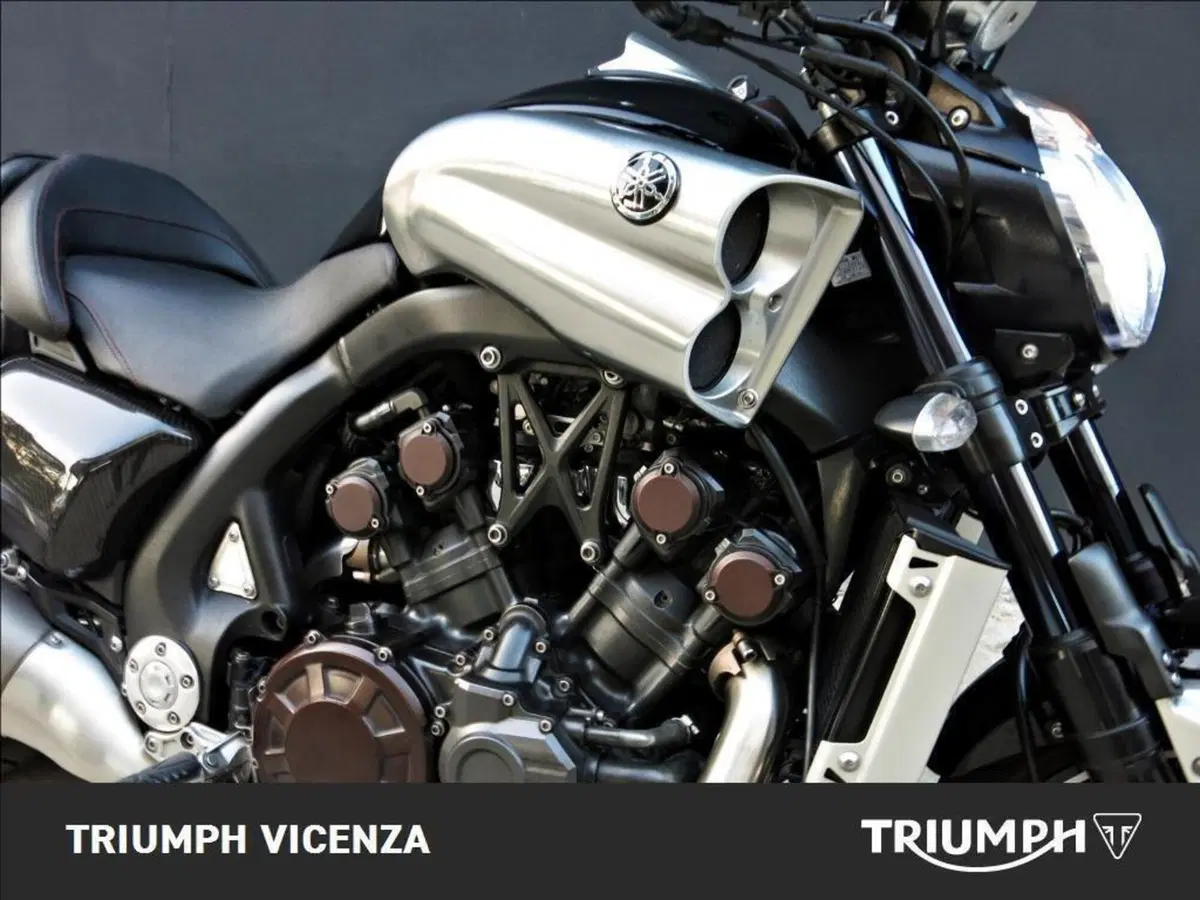 Yamaha VMAX (2008 - 17) (5)