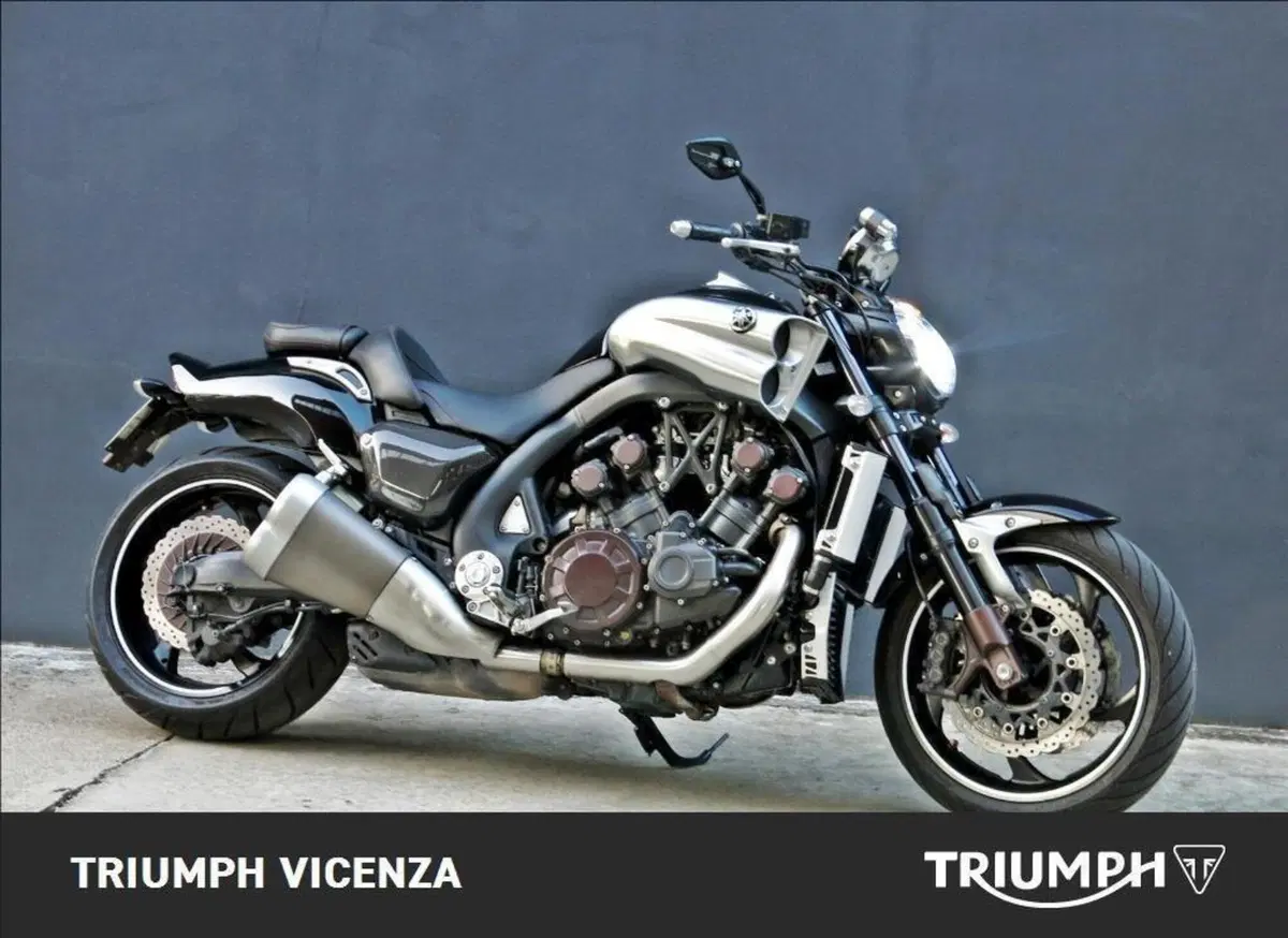 Yamaha VMAX (2008 - 17) (2)