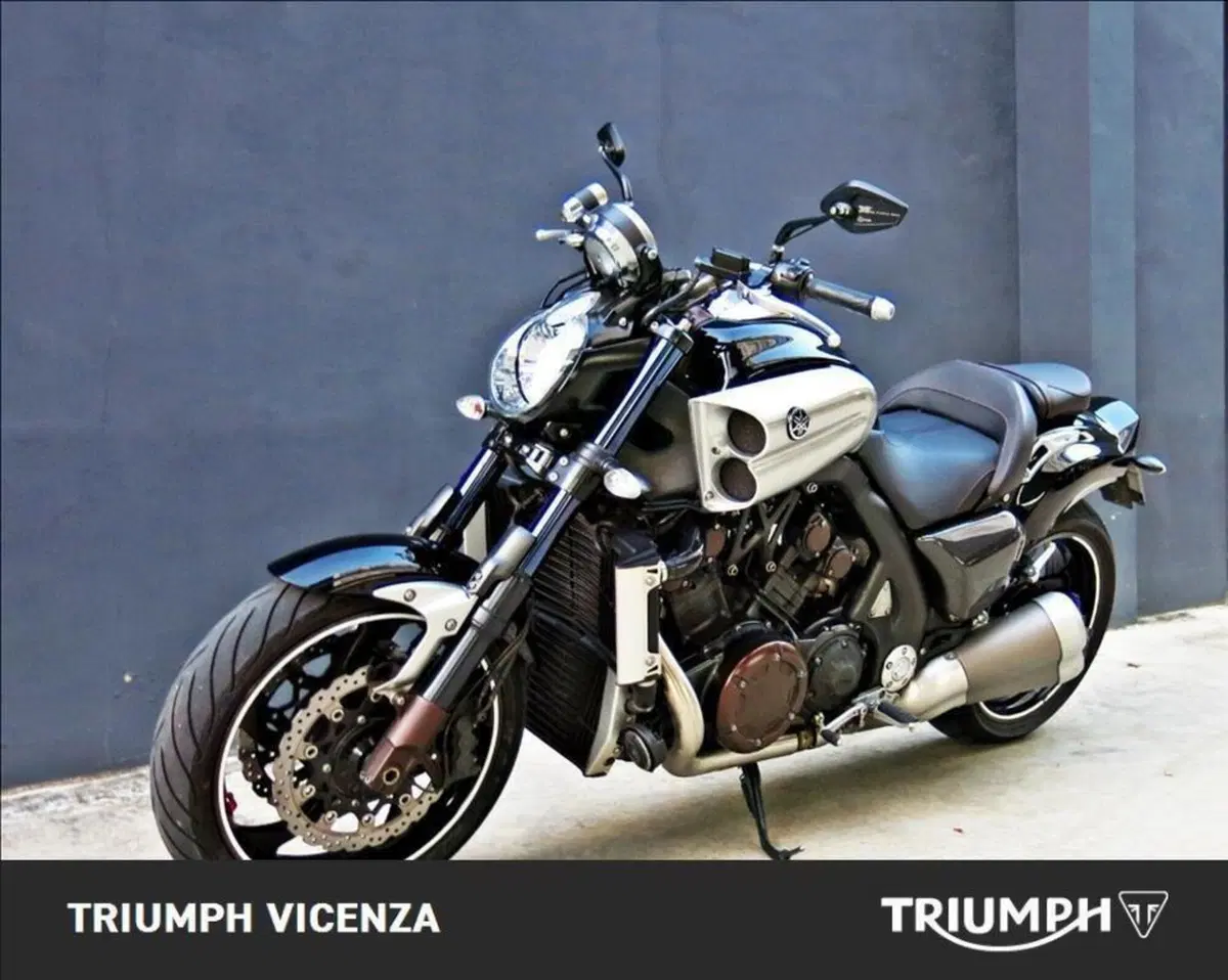 Yamaha VMAX (2008 - 17) (11)