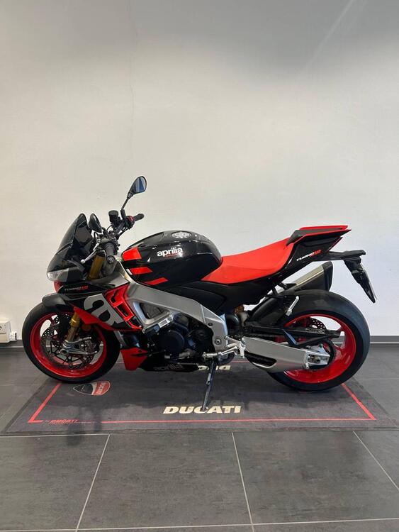 Aprilia Tuono V4 Factory (2021 - 24) (2)