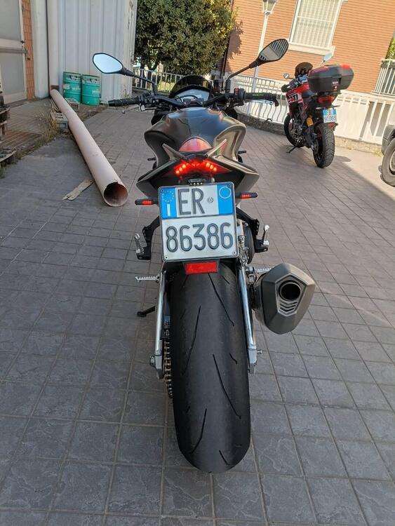 Aprilia Tuono V4 Factory (2019 - 20) (4)