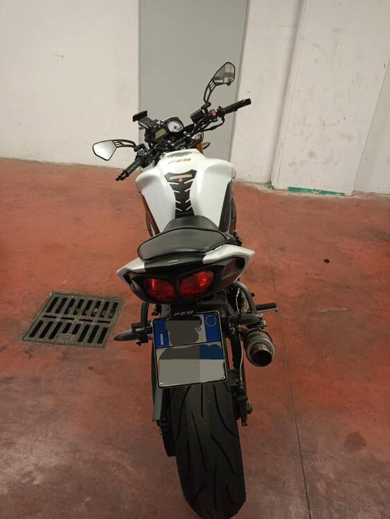 Yamaha FZ8 (2010 - 12) (4)