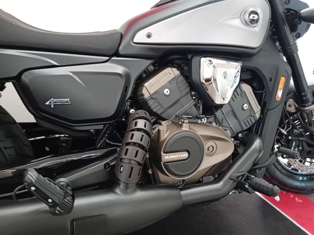 QJ Motor SRV 600 V (2025) (2)