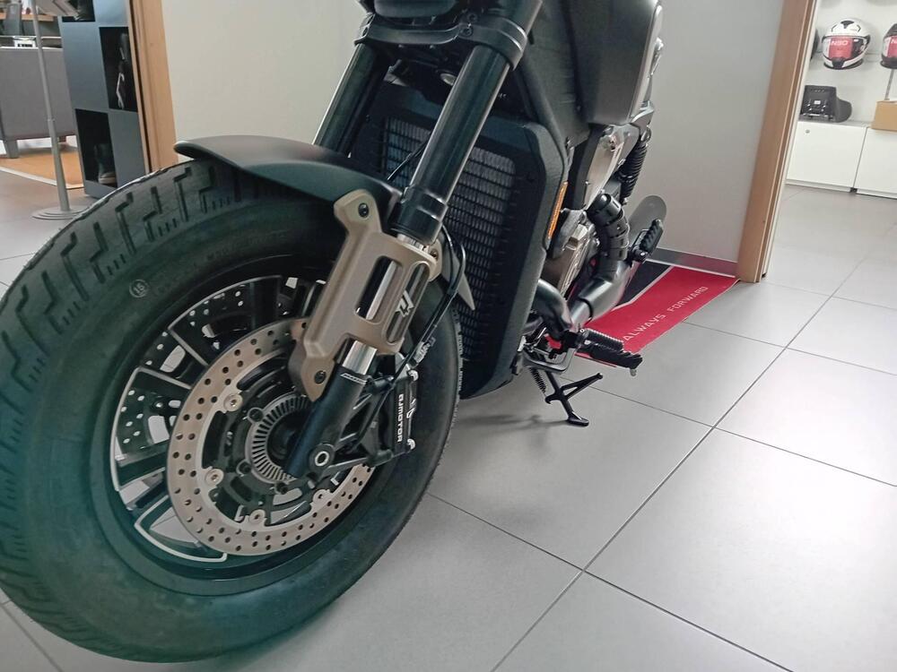 QJ Motor SRV 600 V (2025) (5)