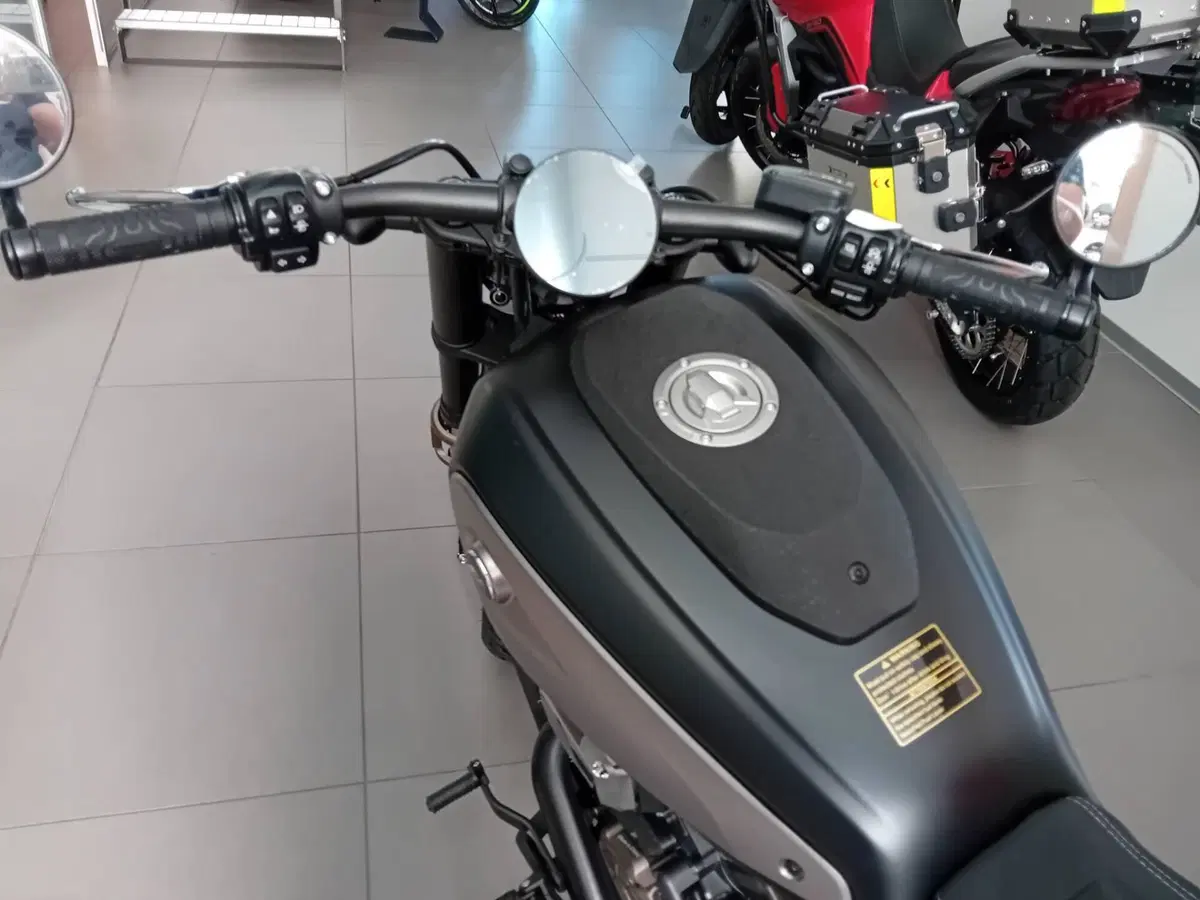 QJ Motor SRV 600 V (2025 - 26) (7)