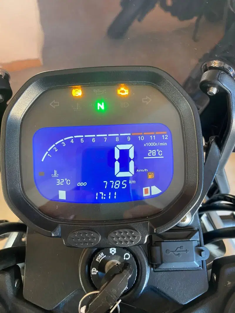 Voge Trofeo 300ACX Scrambler (2021 - 26) (5)