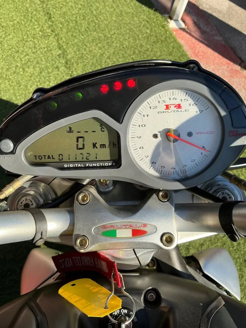 MV Agusta Brutale 750 S (2002 - 06) (5)