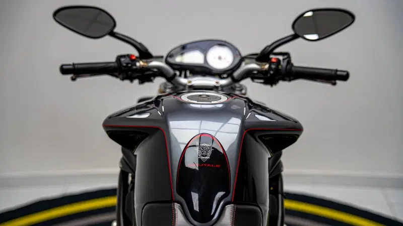 MV Agusta Brutale 910 S (2005 - 11) (18)