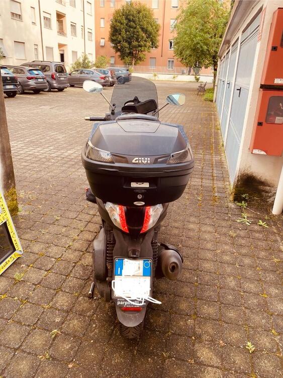 Piaggio Beverly 300 i.e. Police ABS-ASR (2017 - 20) (4)
