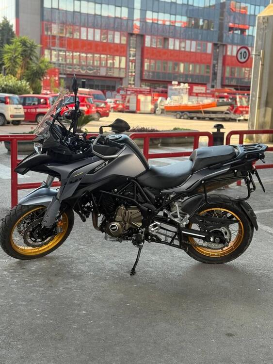 QJ Motor SRT 700 X (2024 - 25)