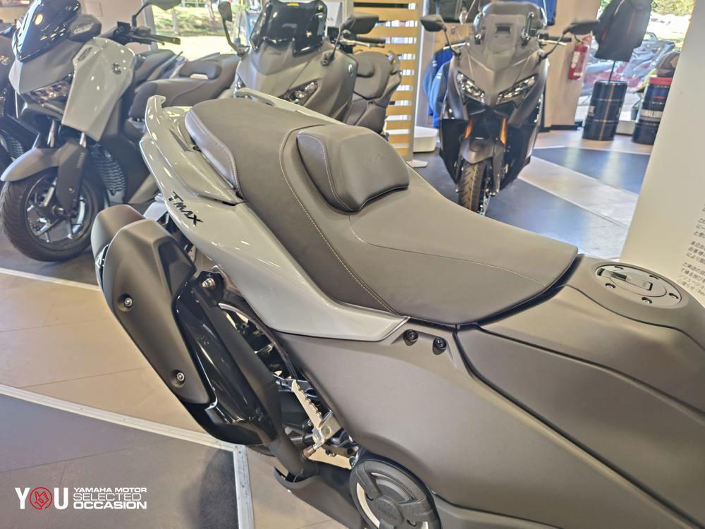 Yamaha T-Max 560 Tech Max (2025) (3)