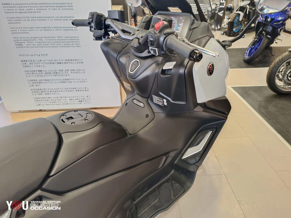 Yamaha T-Max 560 Tech Max (2025) (4)