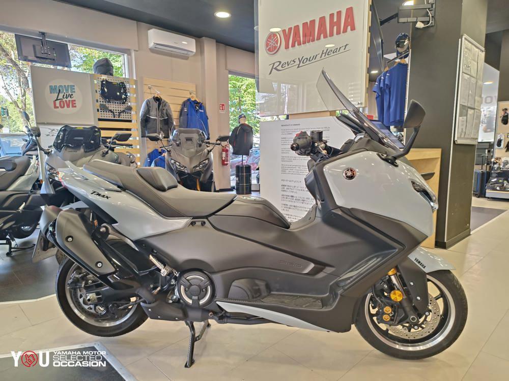 Yamaha T-Max 560 Tech Max (2025) (2)