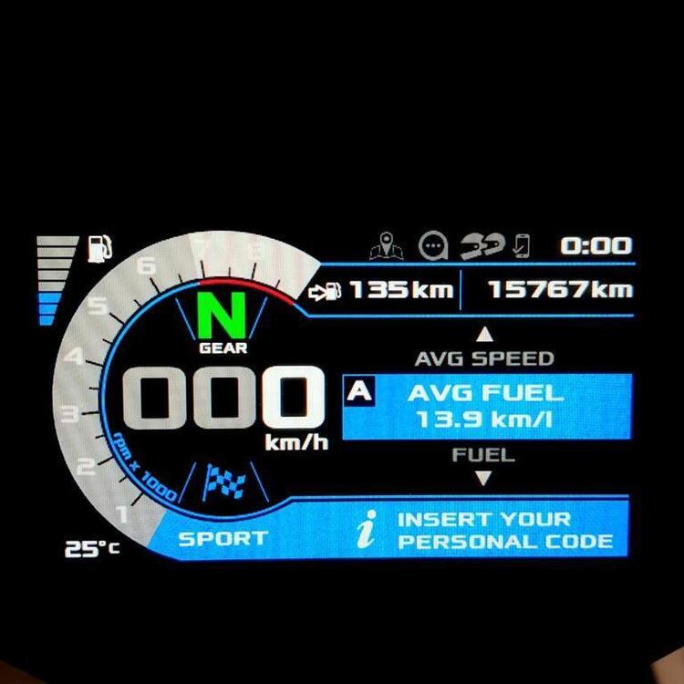 Moto Guzzi V85 TT Evocative Graphics (2019 - 20) (5)