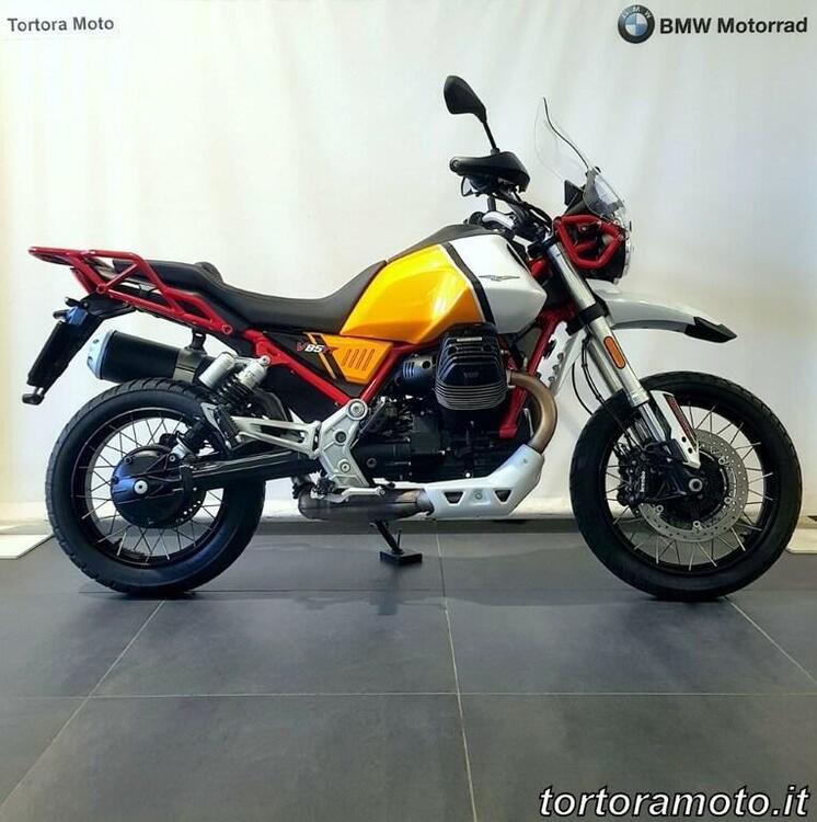 Moto Guzzi V85 TT Evocative Graphics (2019 - 20) (2)