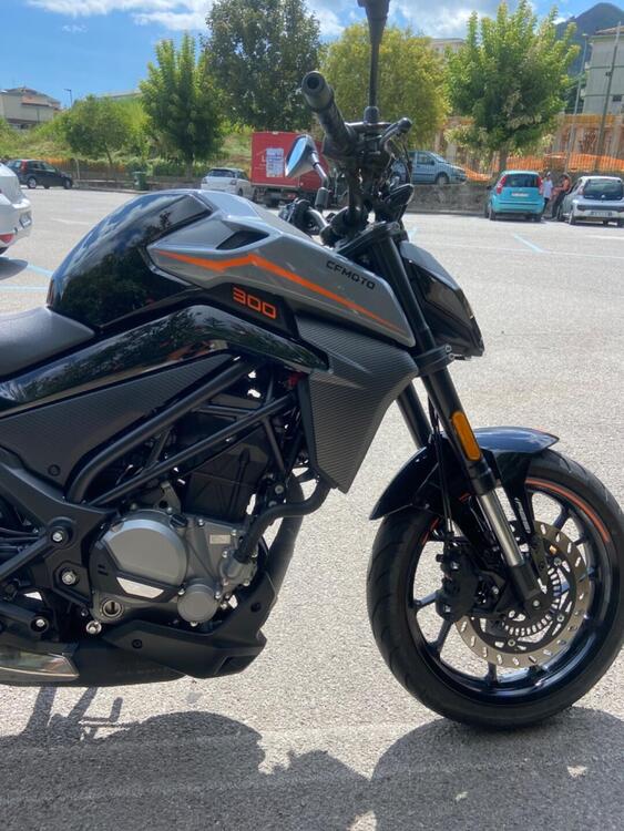 CFMOTO 300NK (2021 - 25) (4)