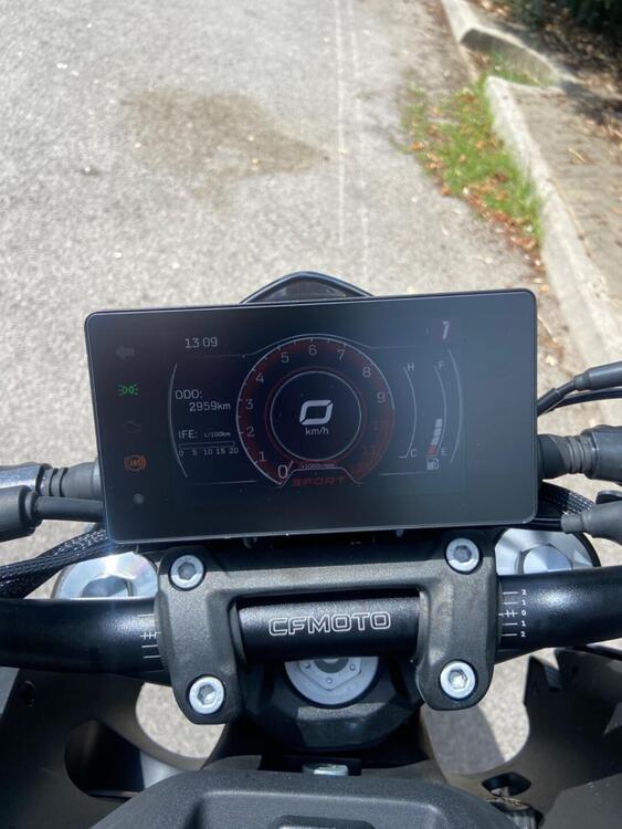 CFMOTO 300NK (2021 - 25) (5)