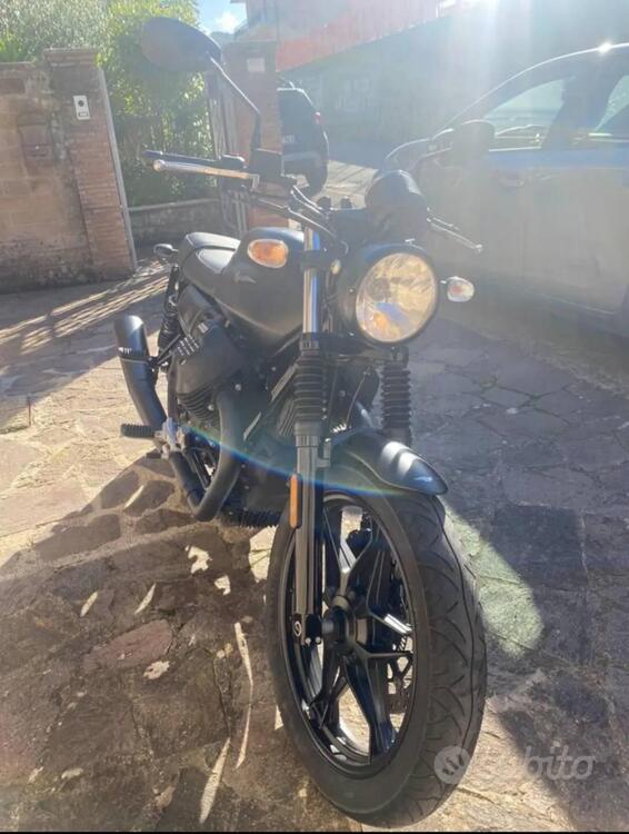 Moto Guzzi V7 III Stone (2017 - 20) (3)