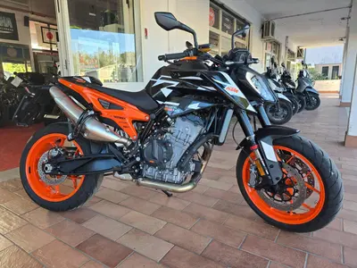 KTM 890 Duke GP (2022 - 23) usata