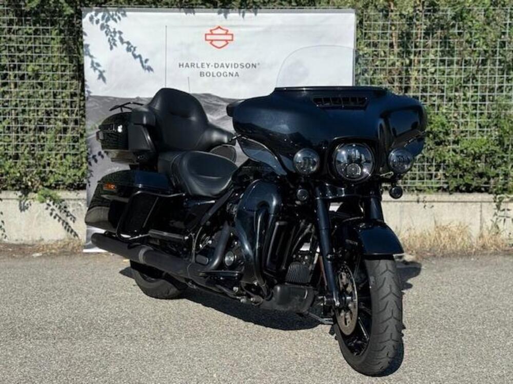 Harley-Davidson 114 Electra Glide Ultra Limited (2019) - FLHTK (2)