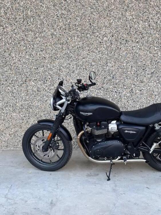 Triumph Street Twin 900 (2017 - 18) (4)