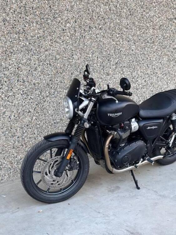 Triumph Street Twin 900 (2017 - 18) (5)