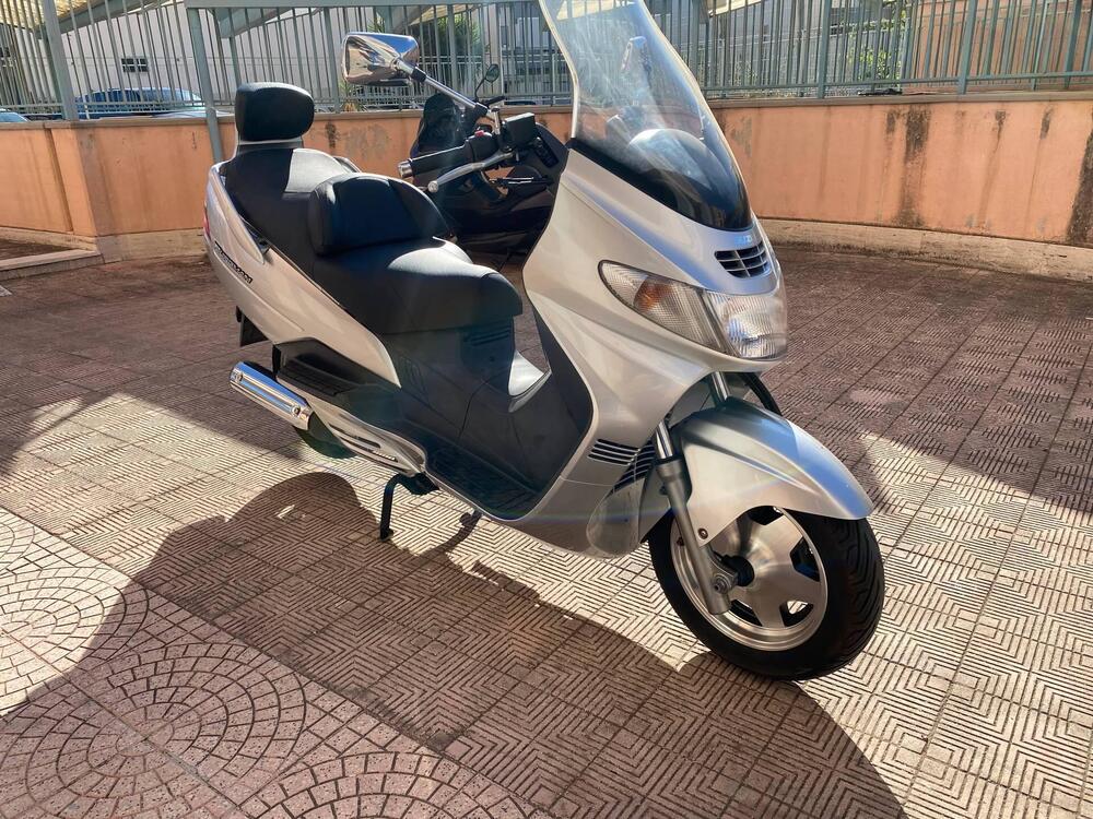 Suzuki Burgman AN 250 (2001 - 03)