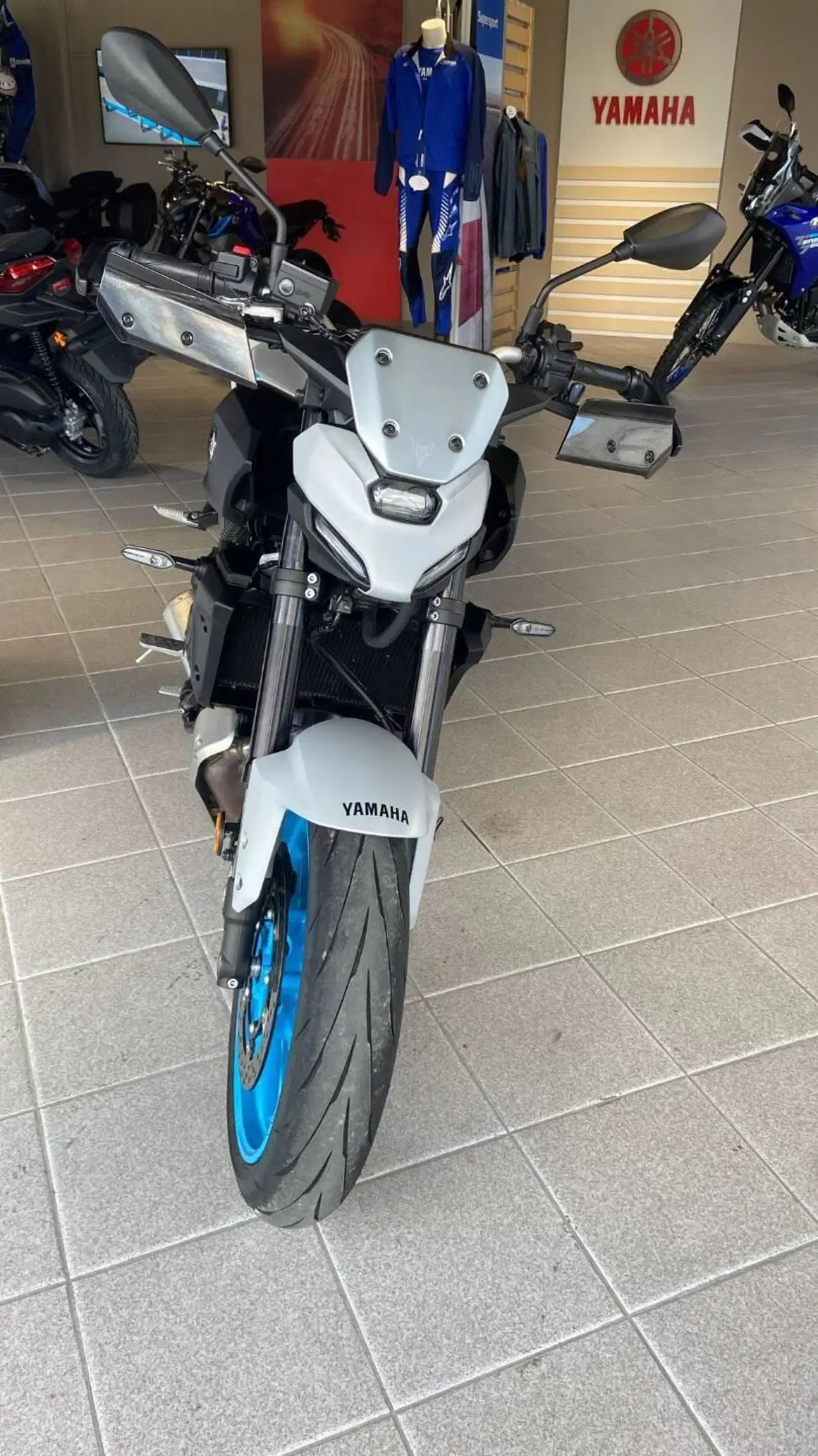 Yamaha MT-07 Y-AMT (2025 - 26) (2)
