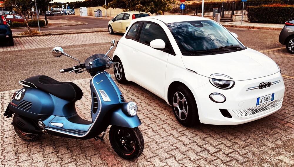 Vespa GTS 300 Super Hpe (2021 - 22) (3)