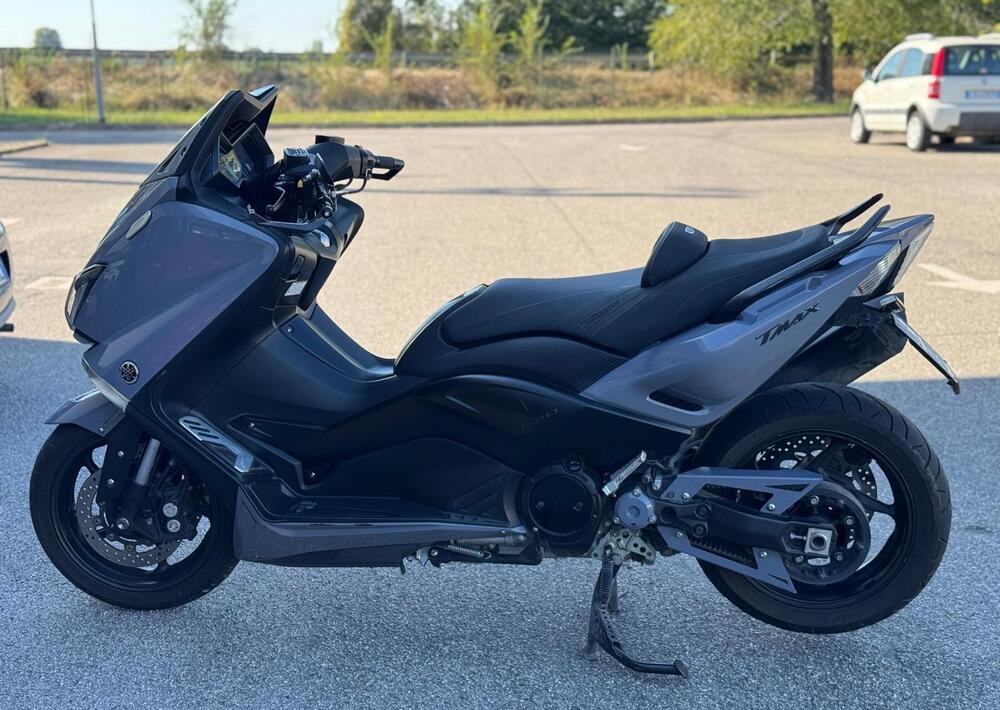 Yamaha T-Max 530 Lux Max ABS (2016 - 17) (2)