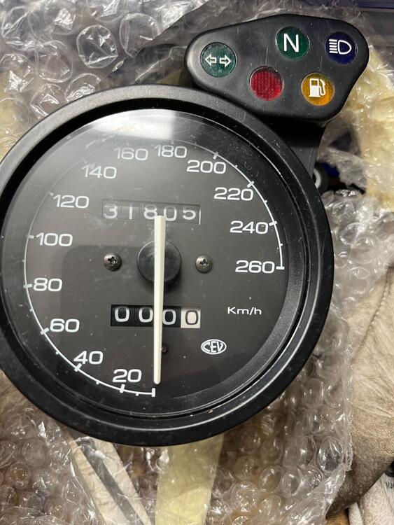 Ducati 750 SUPERSPORT I.E. (4)