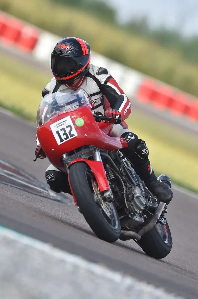 Ducati 750 SUPERSPORT I.E. (9)